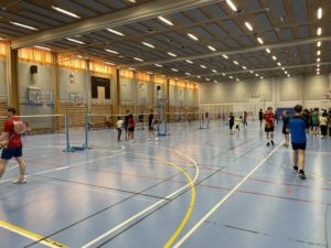 Trivelig og aktiv sommeravslutning i hallen i går